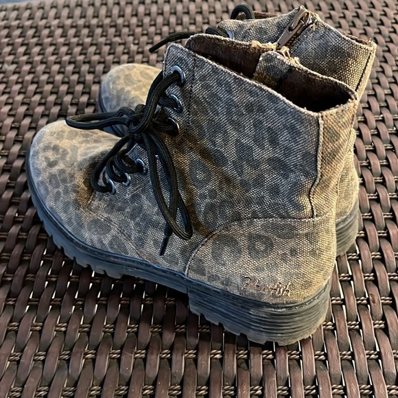 Blowfish Animal Print Cheetah Brown Combat Chunky Platform Boots Size 8 - Picture 2 of 11